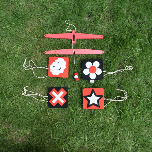 High contrast cot mobile